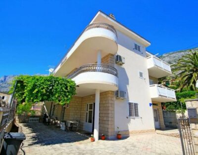 Apartments in Makarska City Center,