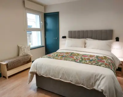 Cathedral Quarter Apartments – The Ferryquay Suite